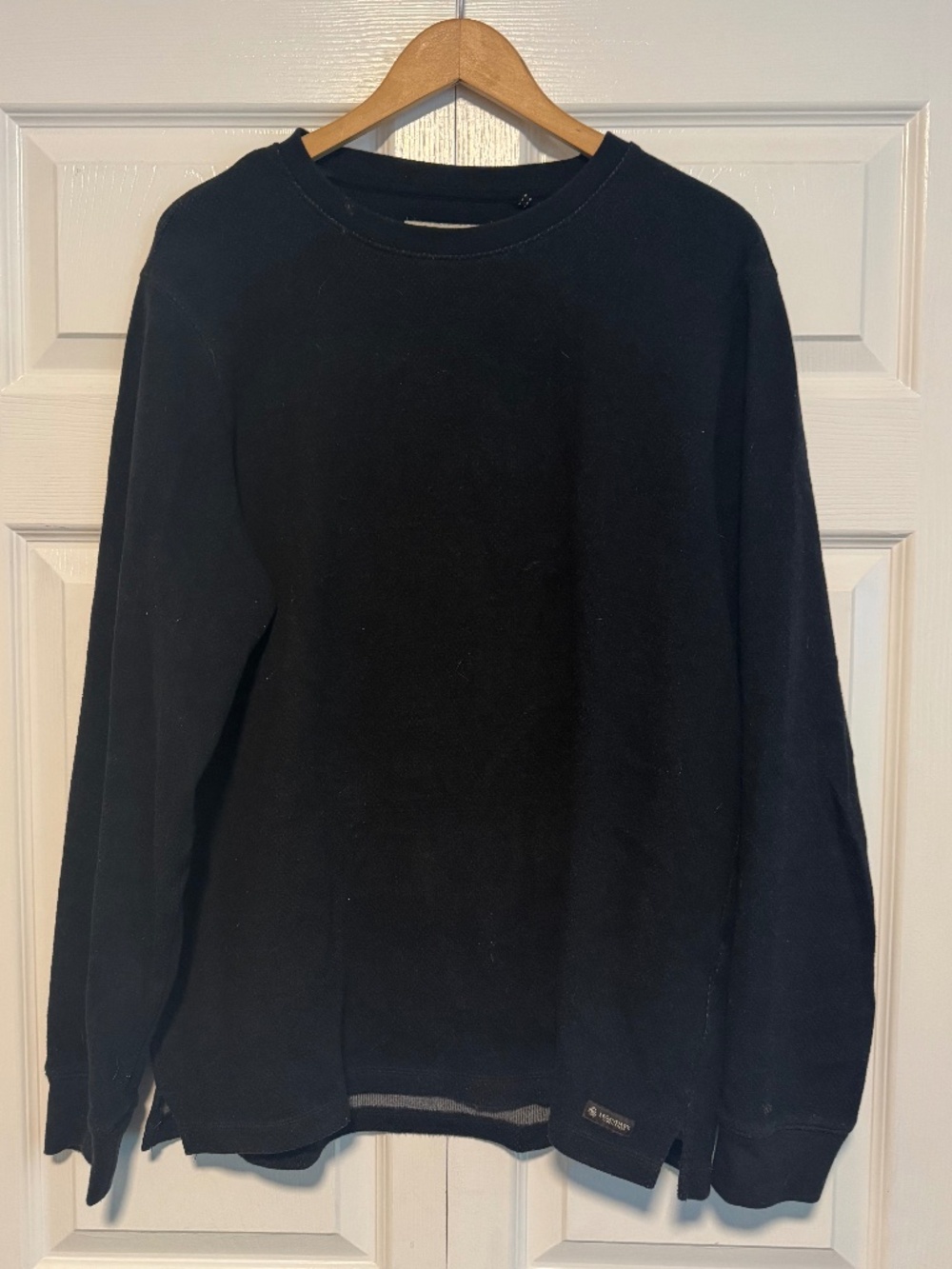 Legendary Outfitters Men's Black Crewneck Sweatshirt | Size L | Soft Pullover